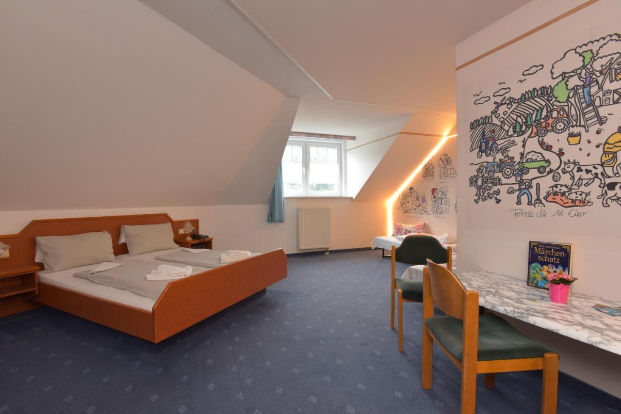 Waldhotel Feldbachtal Neuhaus am Rennweg Εξωτερικό φωτογραφία