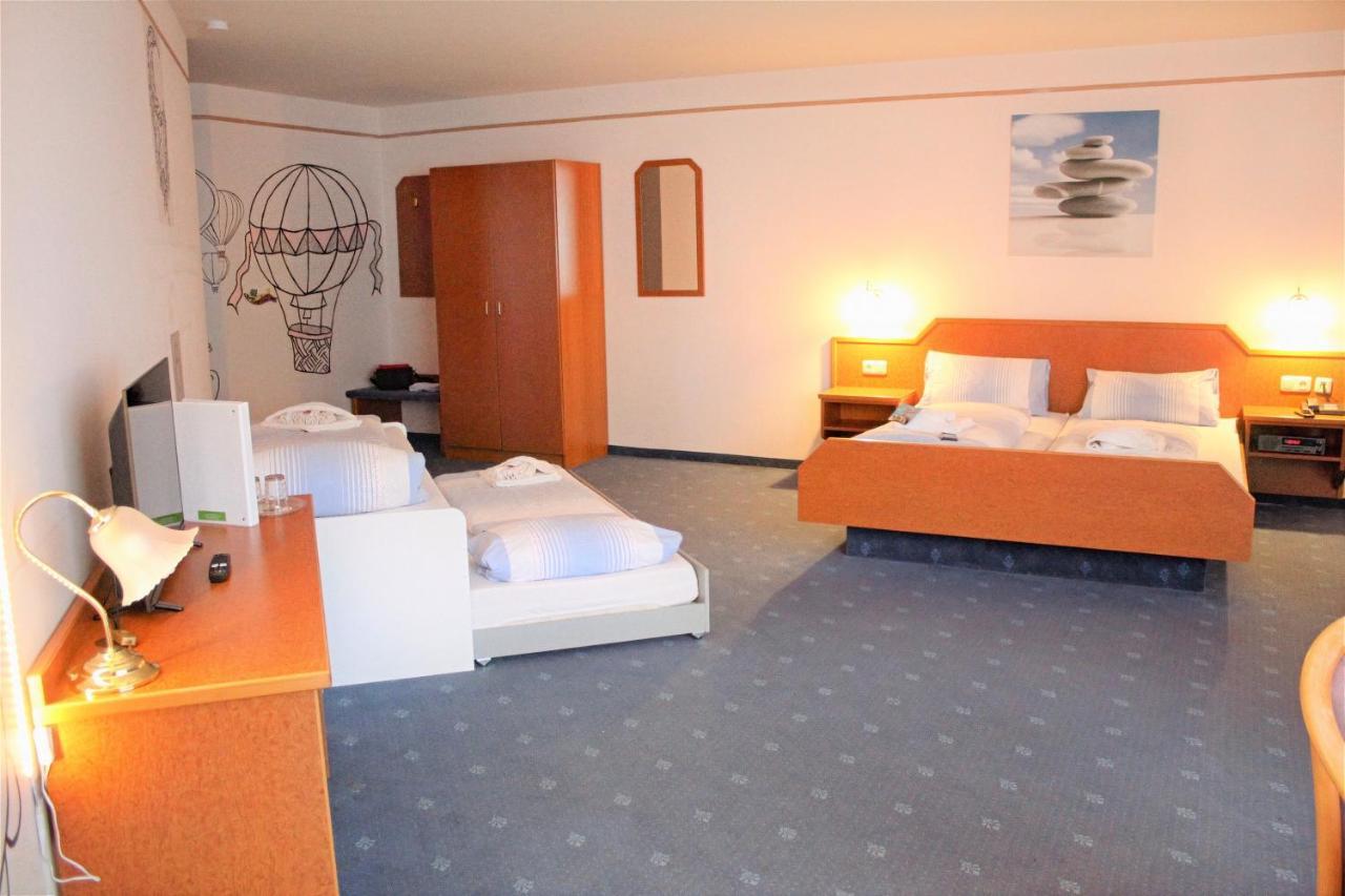 Waldhotel Feldbachtal Neuhaus am Rennweg Εξωτερικό φωτογραφία